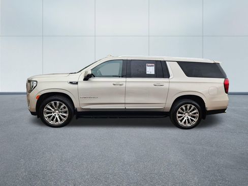 Used 2022 GMC Yukon XL Denali image 4