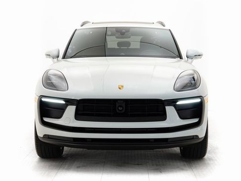 New 2025 Porsche Macan image 30