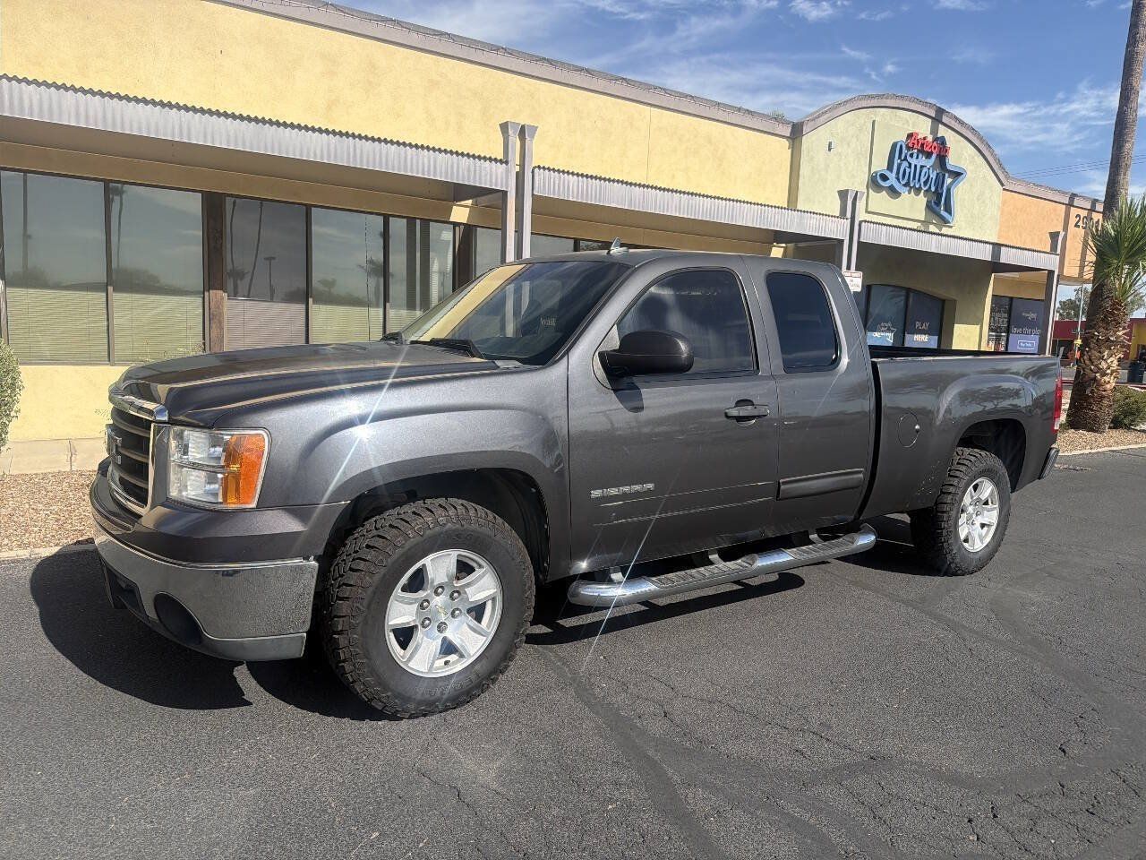 Used 2010 GMC Sierra 1500 SL RWD image 3