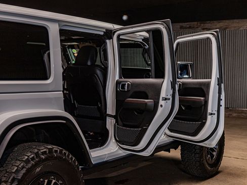 Used 2026 Jeep Wrangler Unlimited Rubicon AWD/4WD image 29