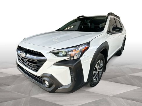 Used 2024 Subaru Outback Premium AWD/4WD image 4