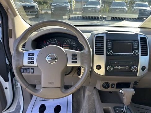 Used 2017 Nissan Frontier SV image 17