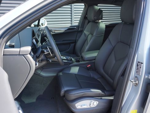 New 2026 Porsche Macan S image 5