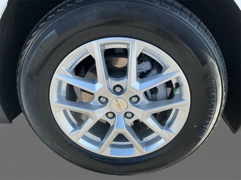 Used 2022 Chevrolet Equinox LT w/ Driver Convenience Package image 15