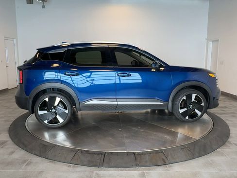 Used 2025 Nissan Kicks SR AWD/4WD image 8