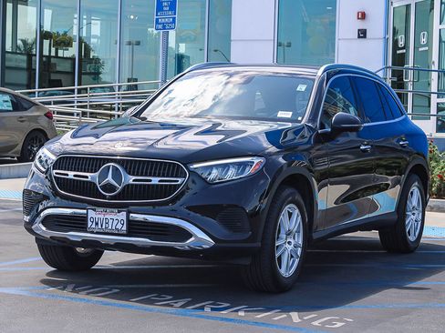 Used 2025 Mercedes-Benz GLC 300 image 3