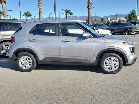 New 2026 Hyundai Venue SE image 23