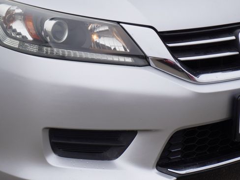 Used 2013 Honda Accord LX image 3
