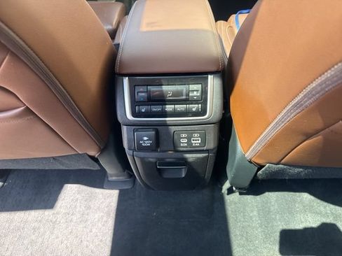 Used 2023 Subaru Ascent Touring AWD/4WD image 27