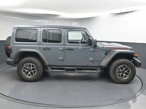 Used 2025 Jeep Wrangler Unlimited Rubicon w/ Convenience Group image 9