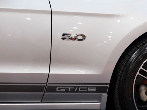 Used 2013 Ford Mustang GT Premium RWD image 15