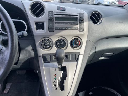 Used 2010 Toyota Matrix image 9
