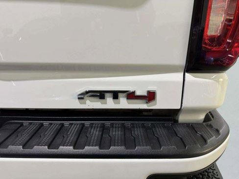 Used 2022 GMC Sierra 2500 AT4 AWD/4WD image 16