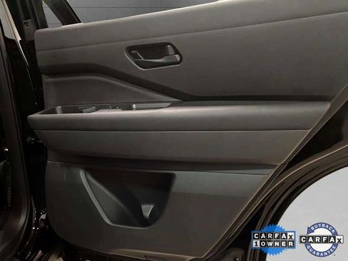 Used 2024 Nissan Pathfinder S image 74