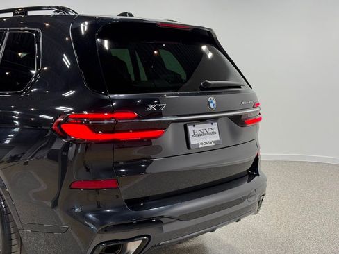 Used 2023 BMW X7 xDrive40i w/ Executive Package image 21