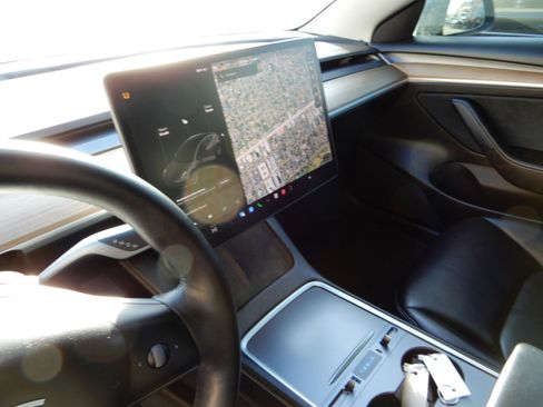 Used 2022 Tesla Model 3 Long Range image 14