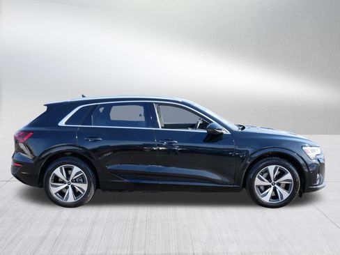 Used 2024 Audi Q8 e-tron Premium Plus AWD/4WD image 8