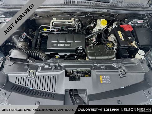 Used 2018 Chevrolet Trax LT w/ Driver Confidence Package image 28
