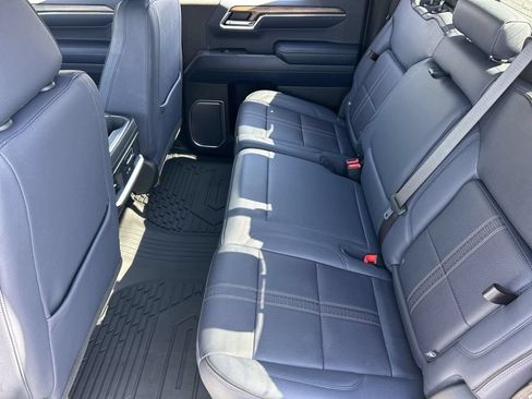 Used 2023 Chevrolet Silverado 1500 High Country w/ Technology Package AWD/4WD image 25