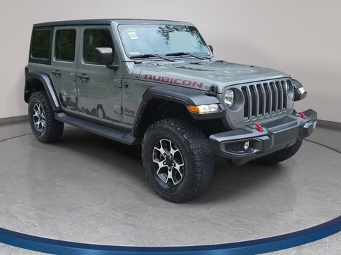 Used 2022 Jeep Wrangler Unlimited Rubicon w/ Dual Top Group AWD/4WD image 3