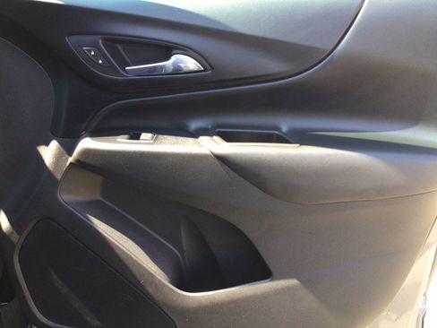 Used 2018 Chevrolet Equinox LT AWD/4WD image 14