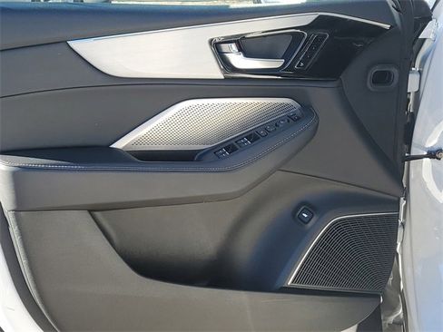 Used 2023 Acura MDX SH-AWD w/ Technology Package image 16