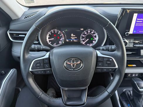 Used 2024 Toyota Highlander XLE image 13