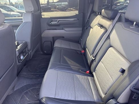 Used 2023 Chevrolet Silverado 1500 ZR2 w/ Technology Package image 10