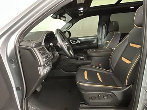 Used 2024 GMC Yukon XL AT4 w/ Technology Package AWD/4WD image 11