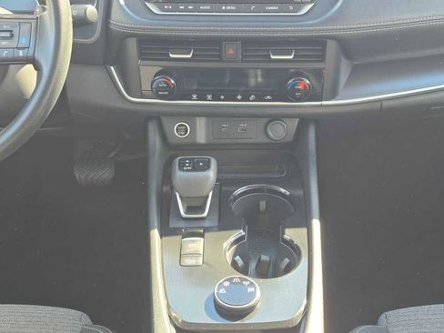 Used 2023 Nissan Rogue SV image 13