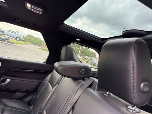 Used 2020 Land Rover Discovery SE AWD/4WD image 31