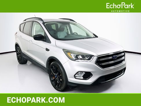 Used 2019 Ford Escape SE image 1