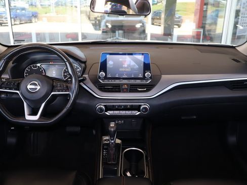 Used 2024 Nissan Altima 2.5 SR FWD image 32