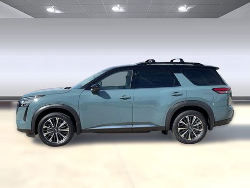 New 2026 Nissan Pathfinder Platinum image 2