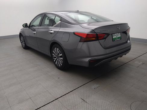 Used 2024 Nissan Altima 2.5 SV image 5