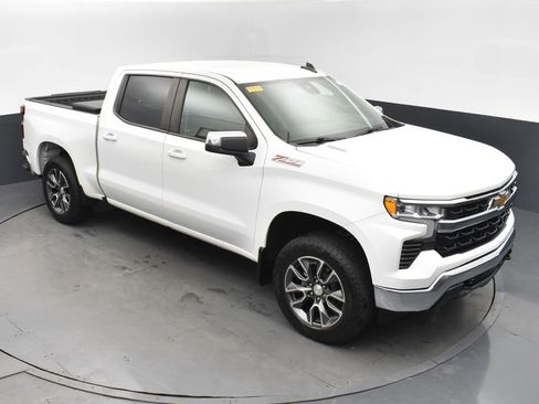 Used 2022 Chevrolet Silverado 1500 LT w/ Z71 Off-Road Package image 26