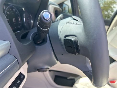 Used 2023 GMC Acadia Denali w/ Denali Ultimate Package image 40