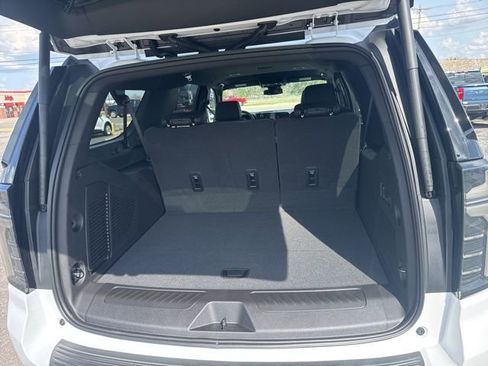 New 2026 Chevrolet Suburban LT w/ Comfort Package AWD/4WD image 13