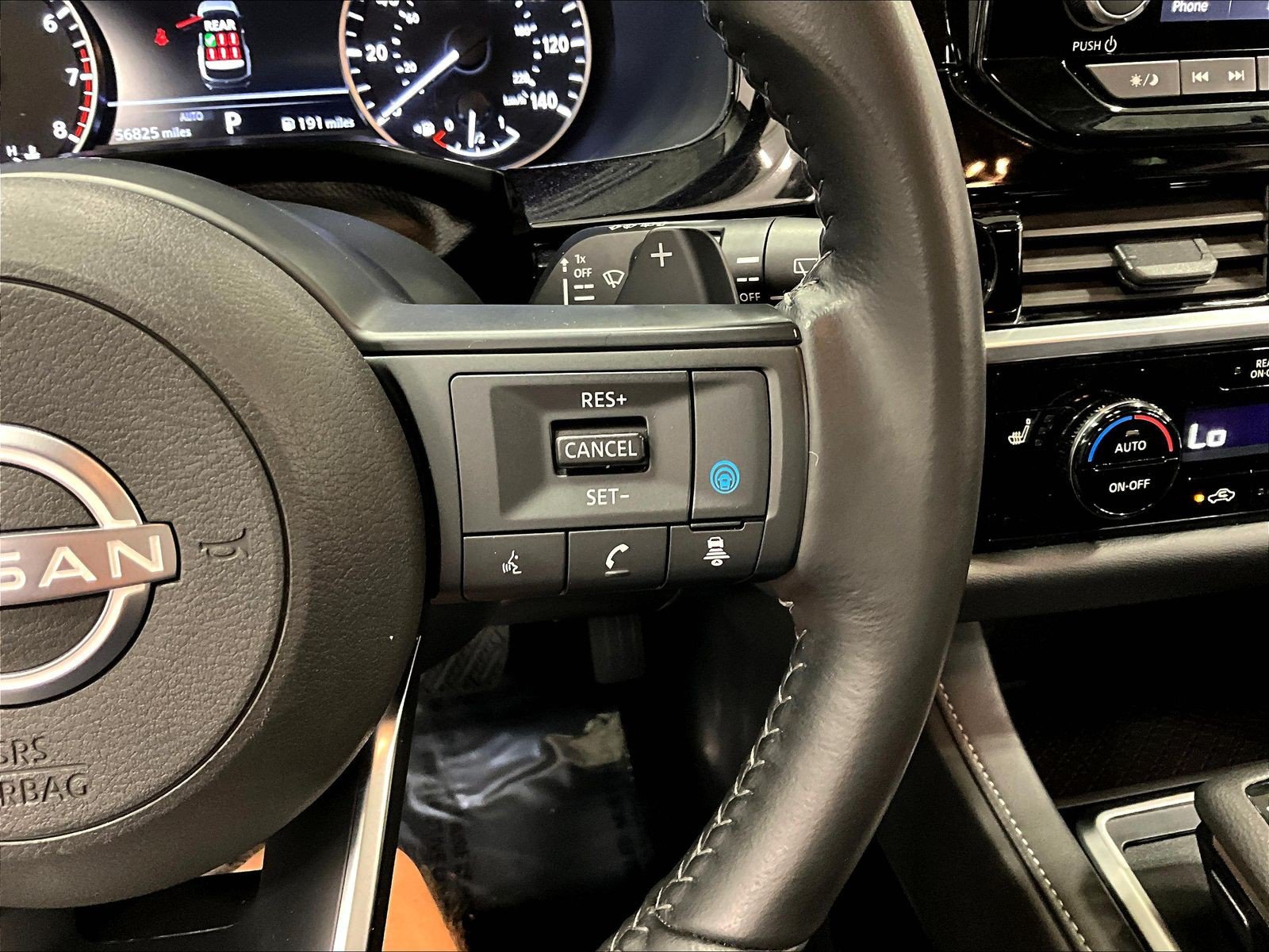 Used 2025 Nissan Pathfinder SV AWD/4WD image 12