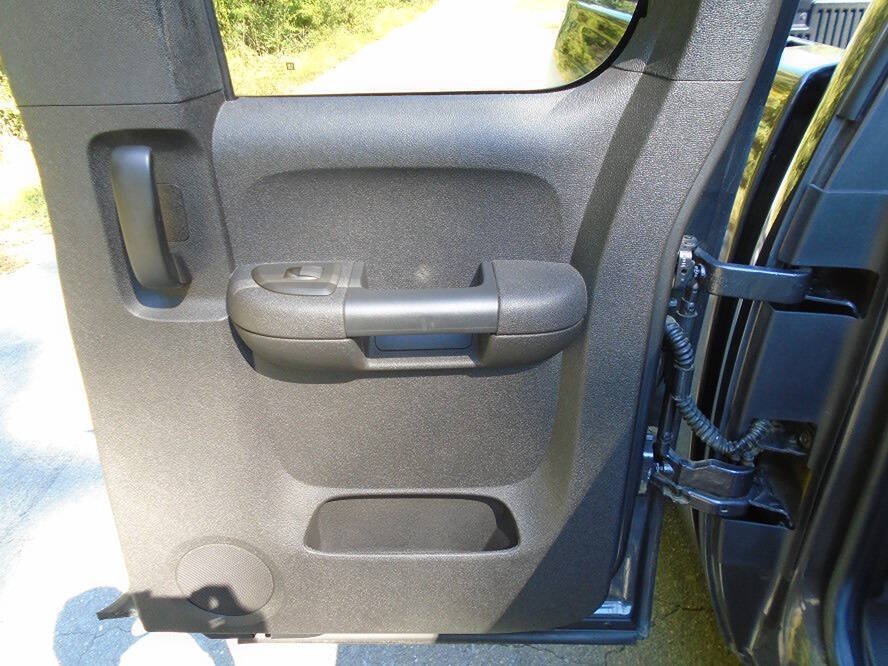 Used 2011 Chevrolet Silverado 1500 LT w/ All-Star Edition RWD image 19