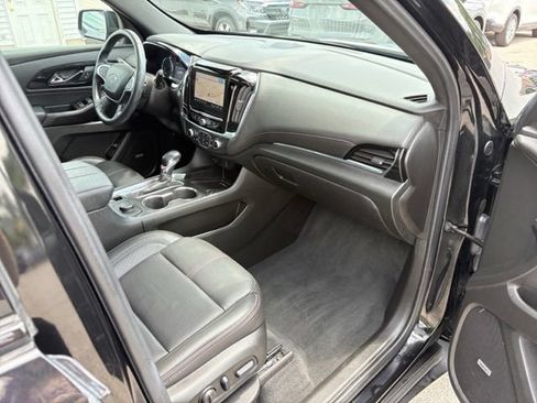 Used 2023 Chevrolet Traverse RS AWD/4WD image 46