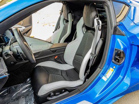 Used 2025 Chevrolet Corvette Stingray Preferred Cpe w/ Stealth Interior Trim Package RWD image 24