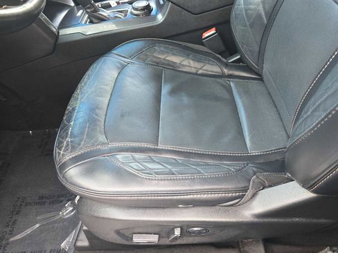 Used 2017 Ford Explorer Platinum AWD/4WD image 19