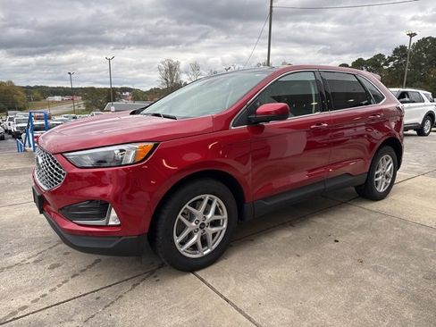Used 2024 Ford Edge SEL w/ Convenience Package image 3