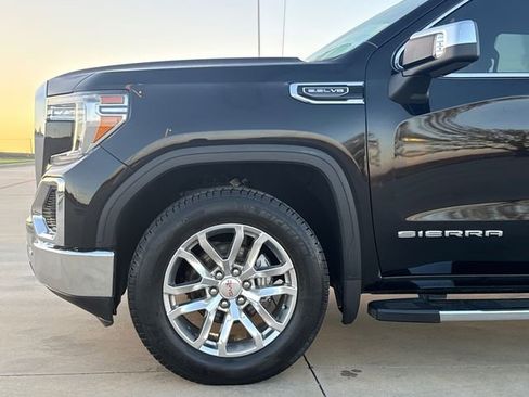 Used 2022 GMC Sierra 1500 SLT w/ SLT Premium Package AWD/4WD image 5
