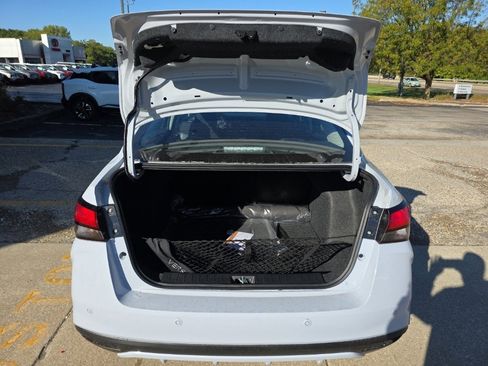 New 2025 Nissan Versa SR image 6