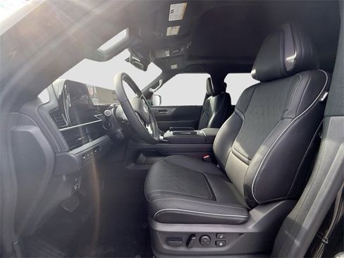 New 2026 INFINITI QX80 Autograph w/ Premium Cargo Package image 16