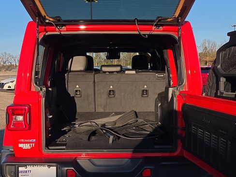 Used 2022 Jeep Wrangler Unlimited Rubicon 4xe w/ Cold Weather Group image 8