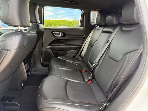 Used 2025 Jeep Compass Trailhawk image 24