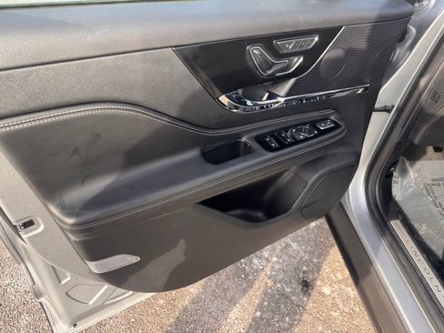 Certified 2024 Lincoln Corsair AWD image 11